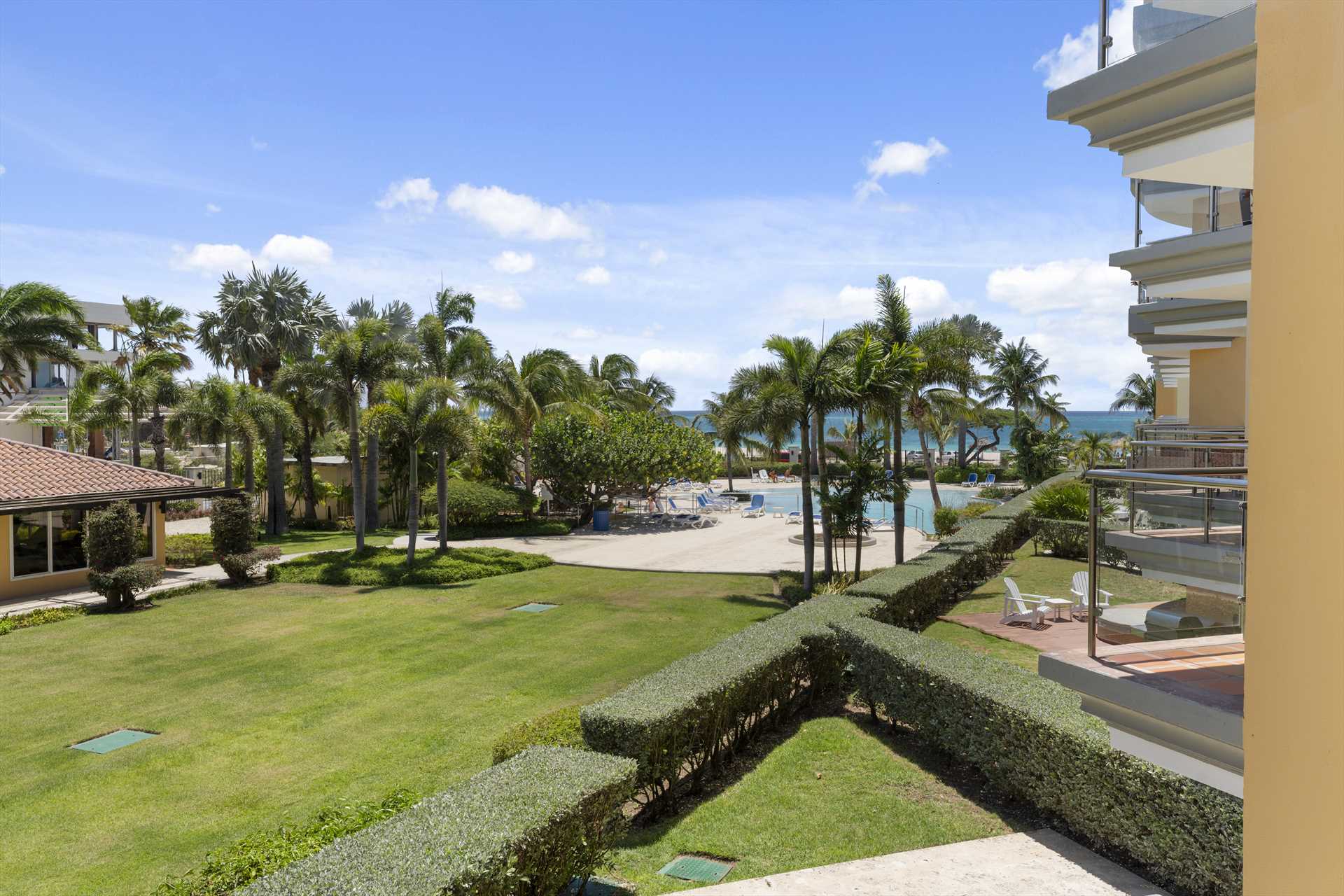 Superior View Three-bedroom condo - E225