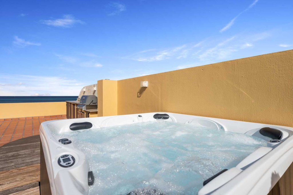 Amber Penthouse Two-bedroom condo - P512