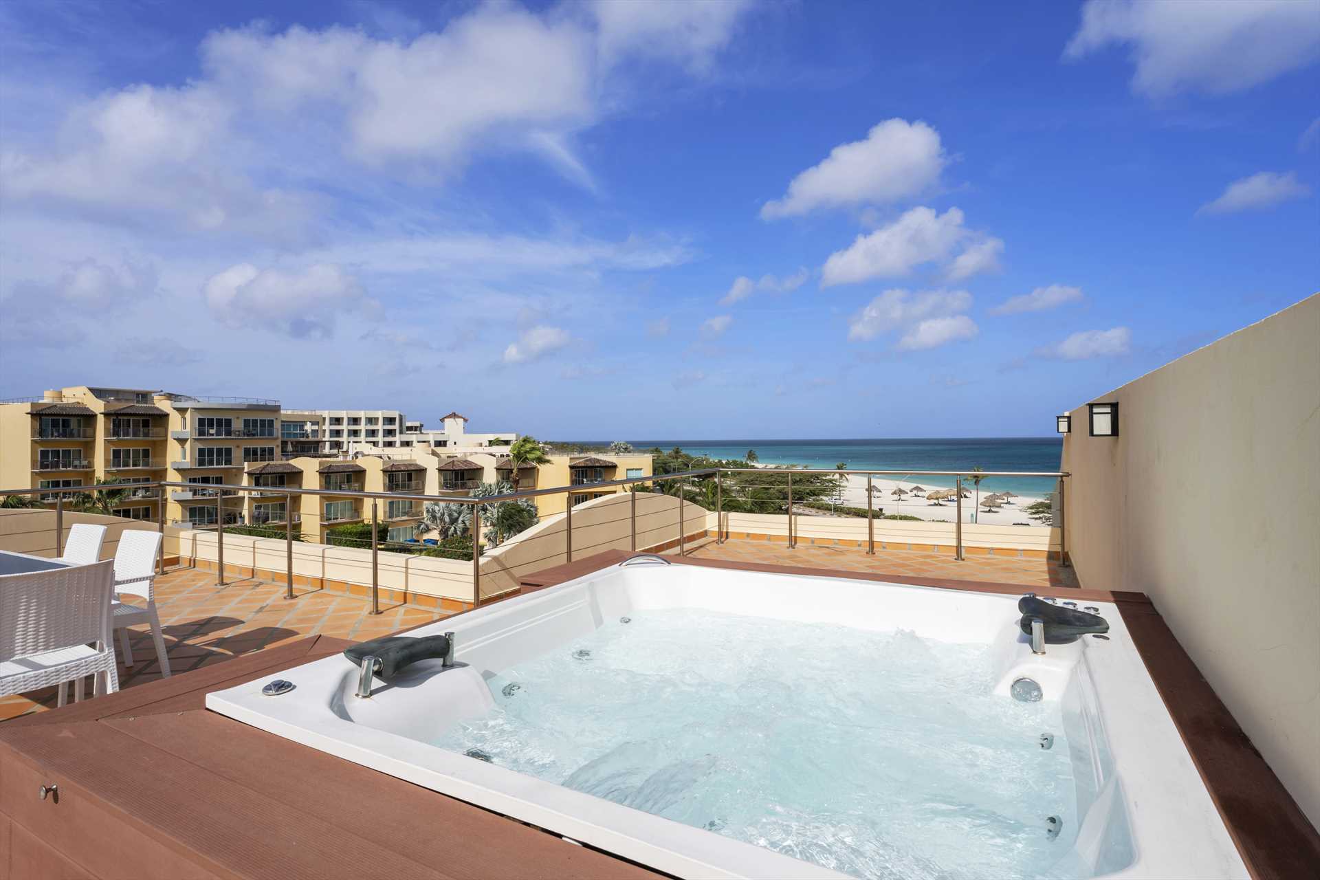 Royal Penthouse Three-bedroom condo - BC352