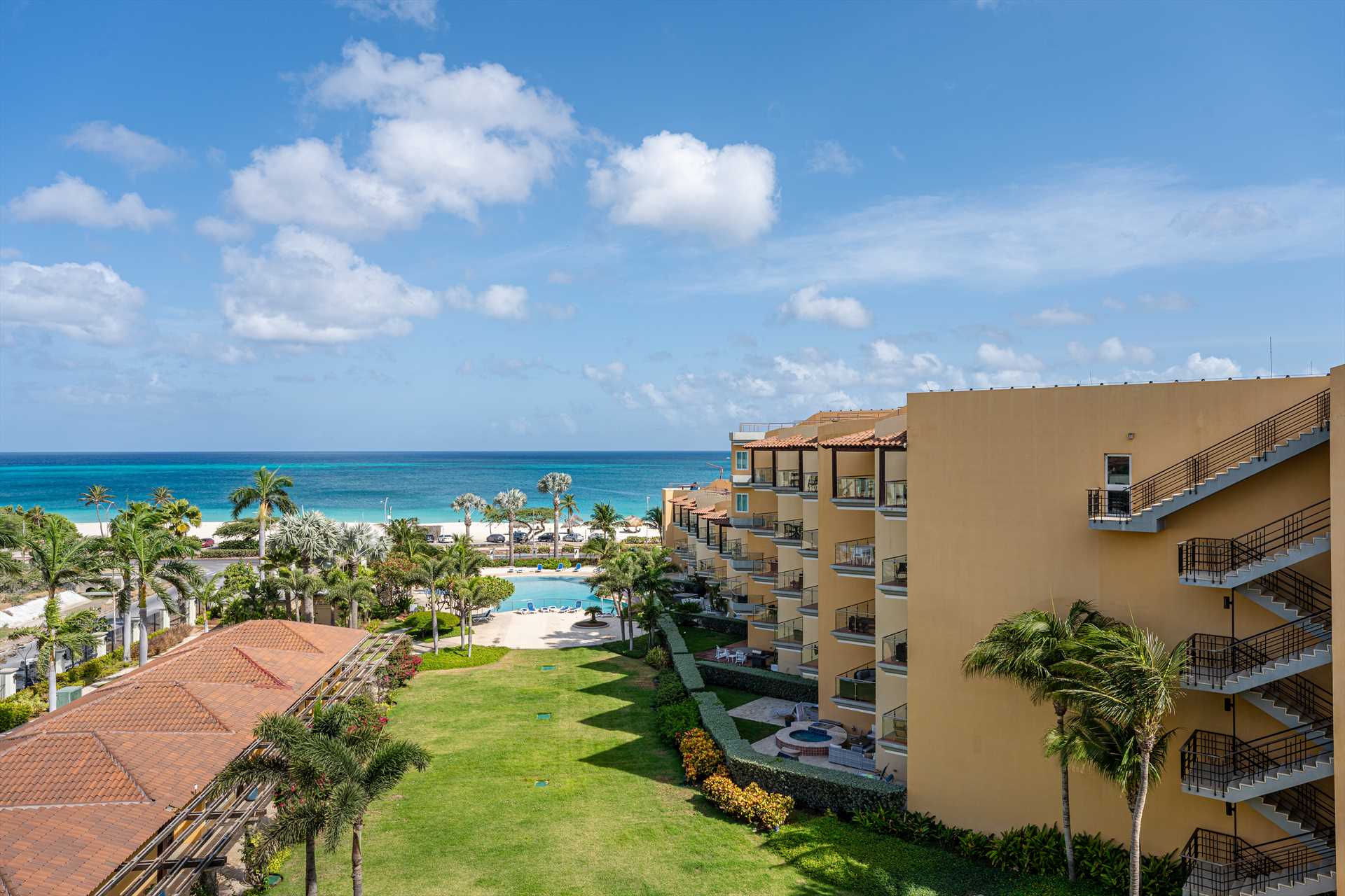 Top View One-bedroom condo - P514