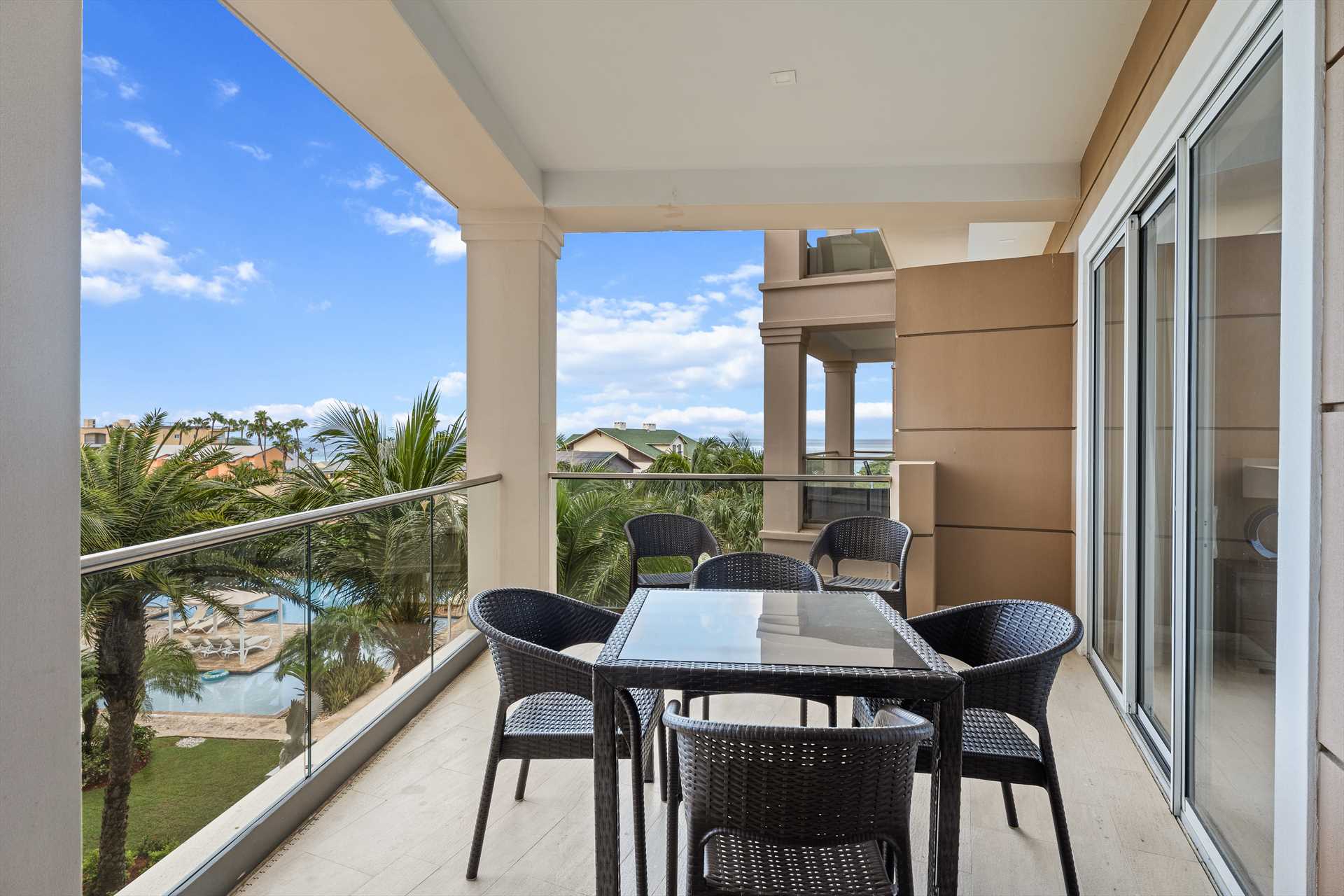 Seaside Paradise Two-bedroom condo - LV307