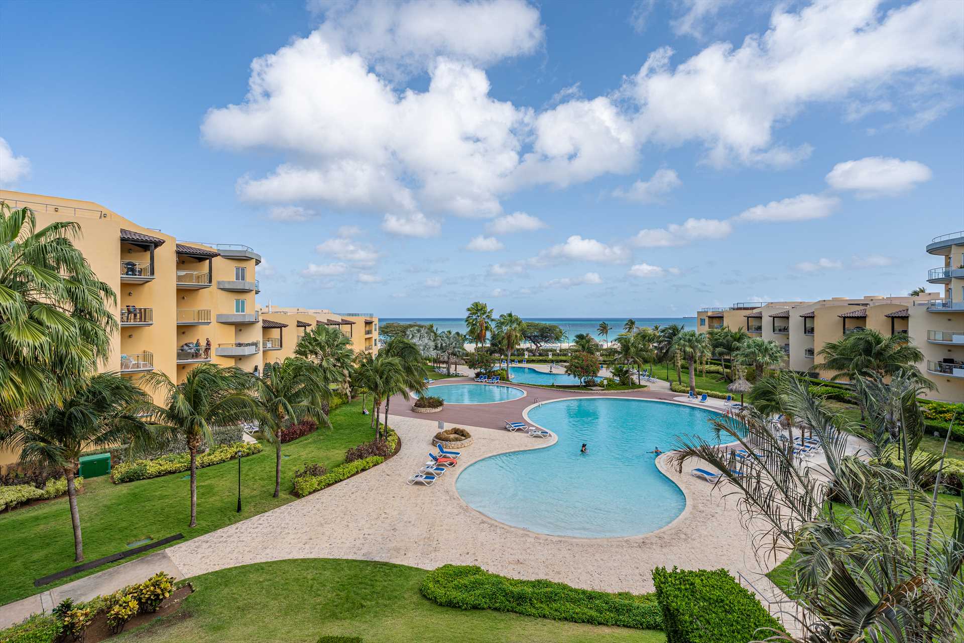 Amazing View Two-bedroom condo - A342