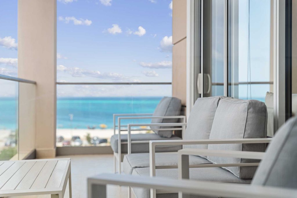Vista Paradiso Two-bedroom condo - LV410